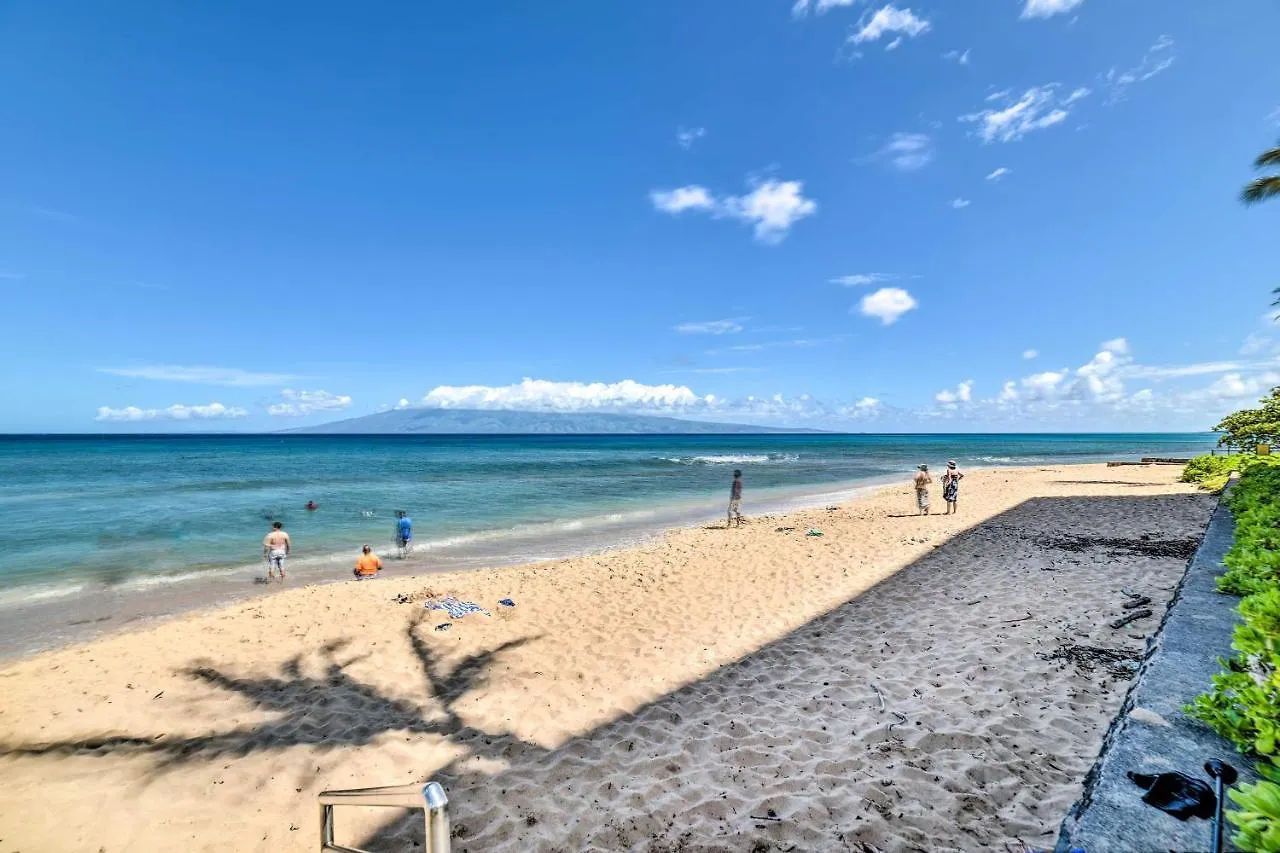 Cute Beachfront Condo With Lanai And Resort Pools Kahana